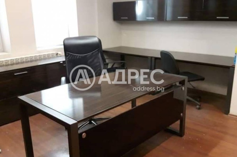 Дава под нем  2-стаен, град София, Център •  450 EUR • ID 95486121 — holmes.bg - [1] 