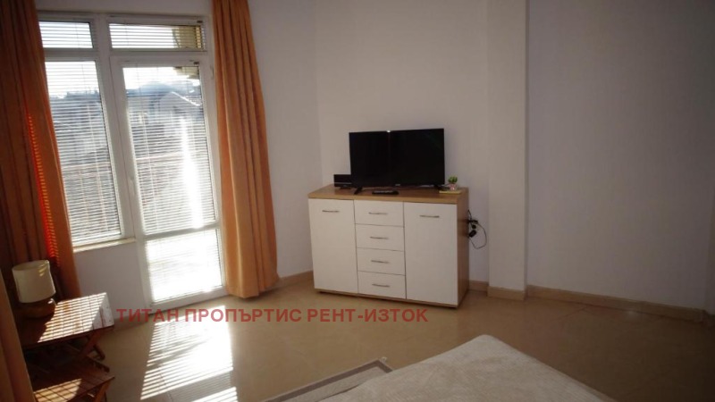 Дава под Наем 2-СТАЕН в град Бургас, Център - 50 кв.м / 400 € » 782.33 лв., ТИТАН ПРОПЪРТИС РЕНТ-ИЗТОК