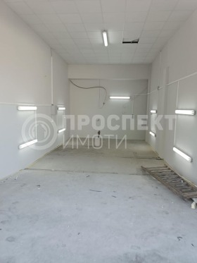 Kiadó Ipari épület