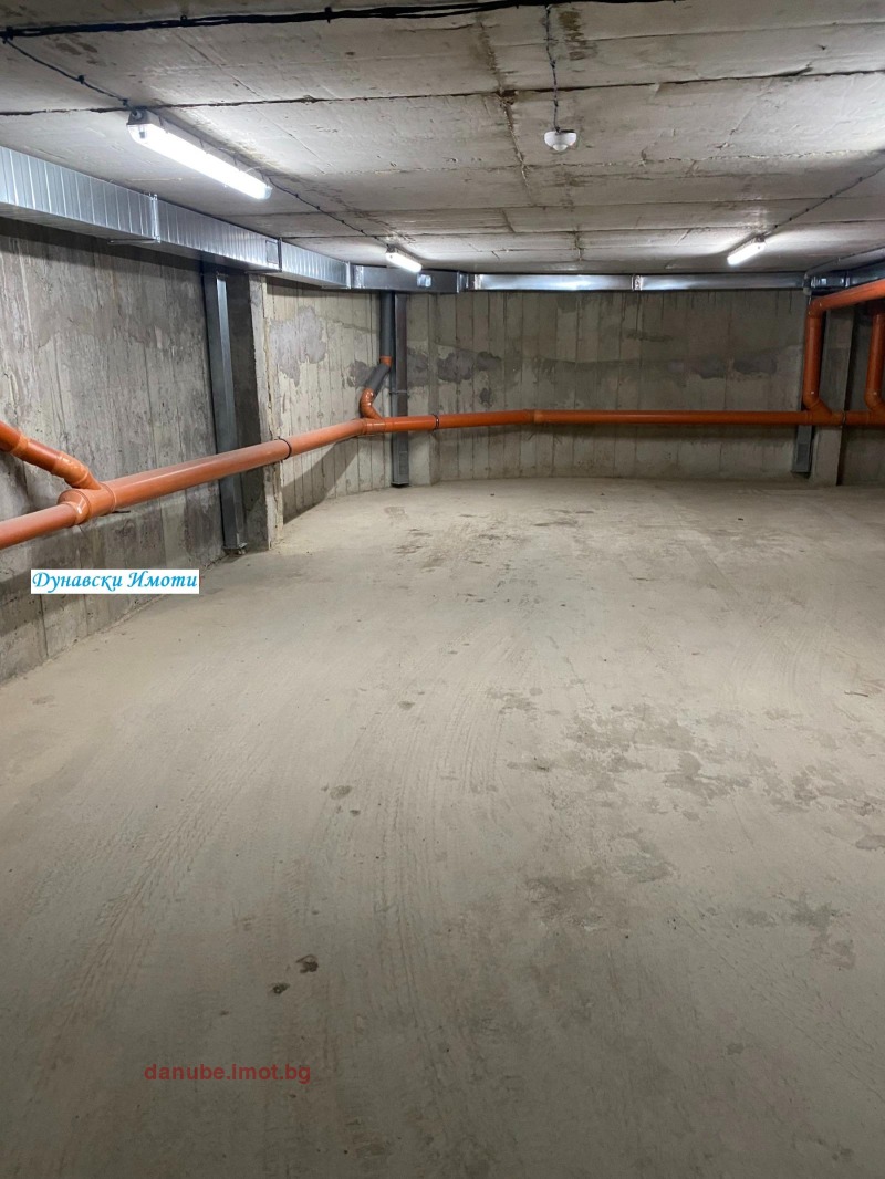 Дава под наем ГАРАЖ, ПАРКОМЯСТО, гр. Русе, Център, снимка 3 - Гаражи и паркоместа - 52816117