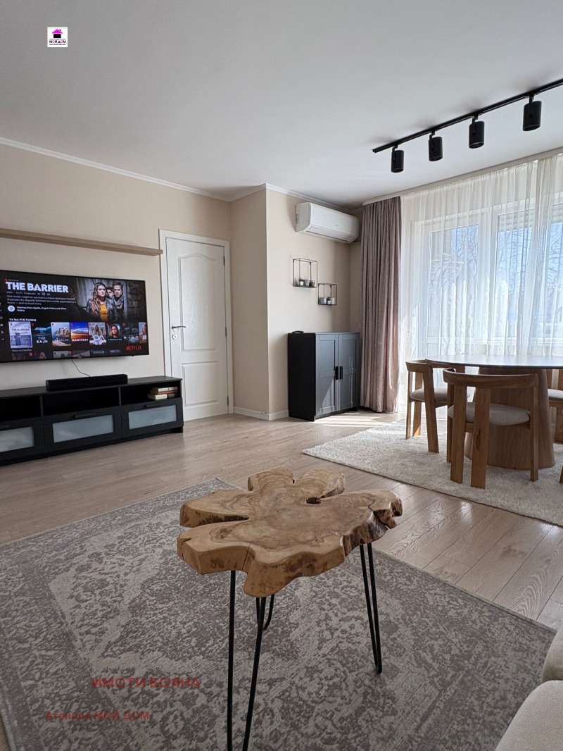 Дава под наем  3-стаен град Русе , Център , 100 кв.м | 63008730