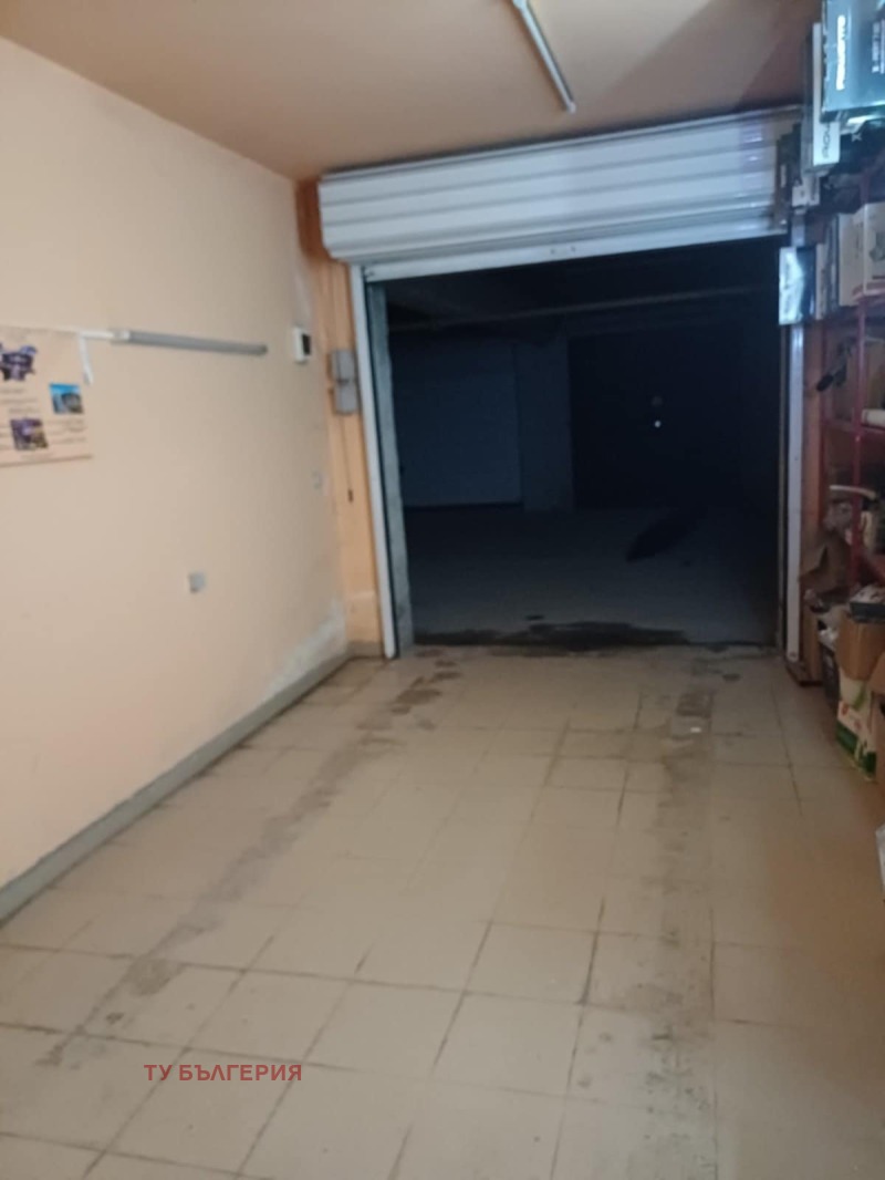 Дава под наем ГАРАЖ, ПАРКОМЯСТО, гр. Велико Търново, Център, снимка 2 - Гаражи и паркоместа - 53253910