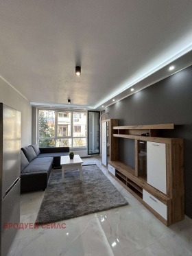 1 quarto Zona B-19, Sofia