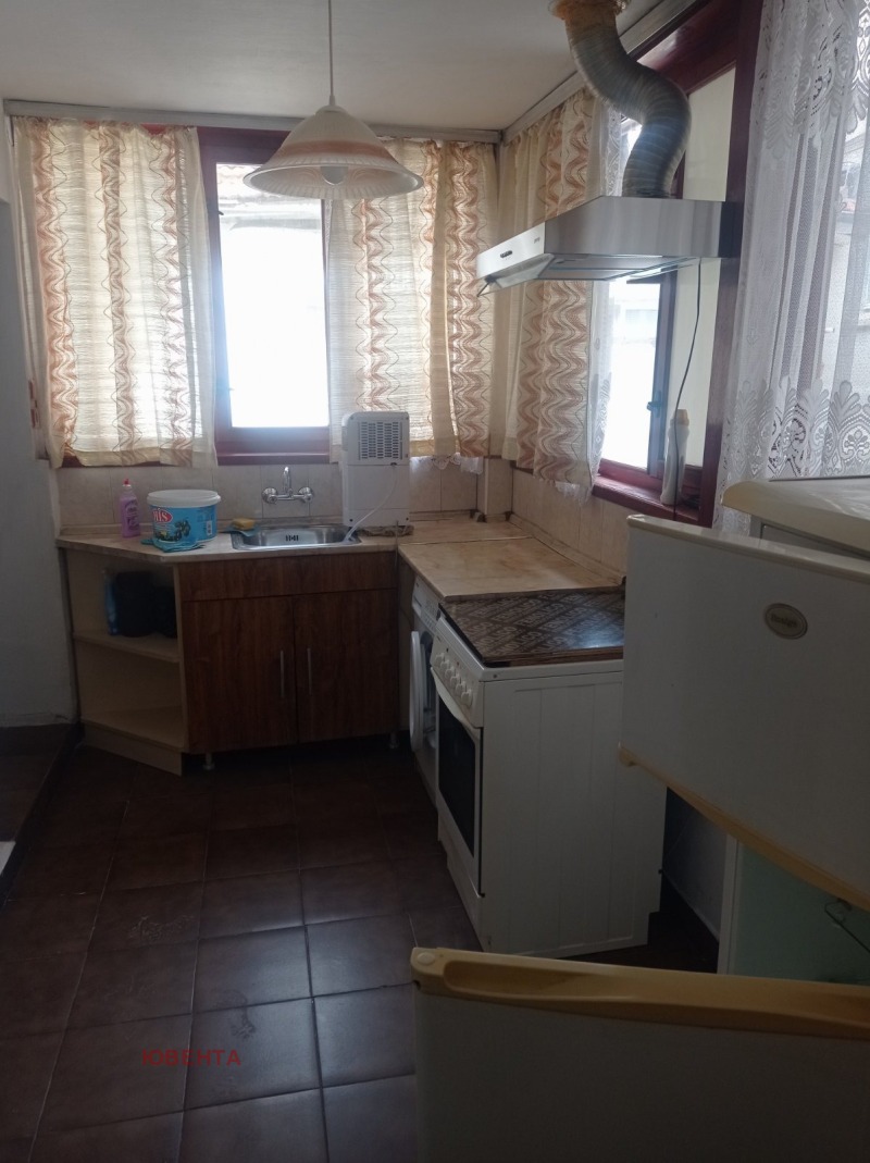Дава под наем  Къща град Русе , Център , 50 кв.м | 37439421