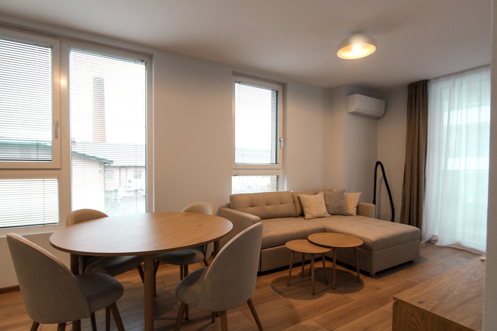 Дава под наем 2-СТАЕН, гр. София, Оборище