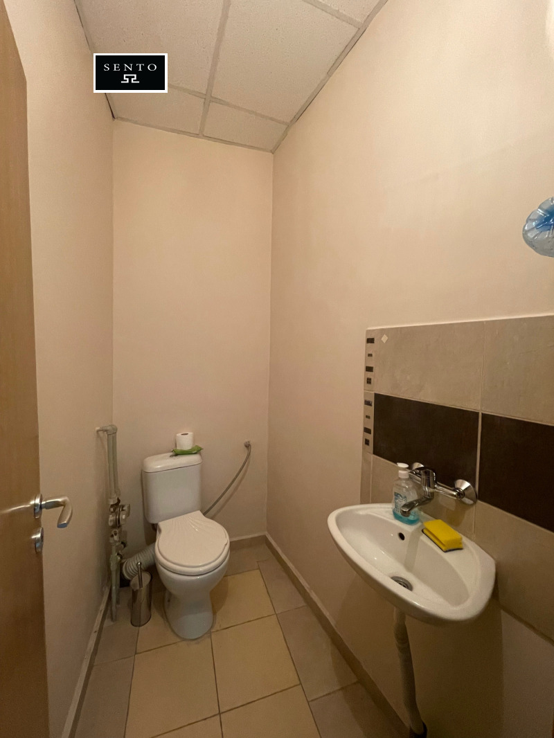 Дава под наем МАГАЗИН, гр. Русе, Център, снимка 2 - Магазини - 53019194