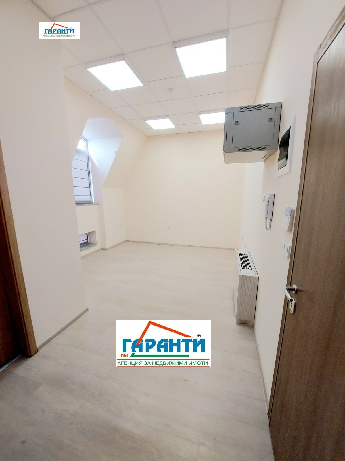 Дава под наем ОФИС, гр. Пловдив, Център, снимка 2 - Офиси - 56304390