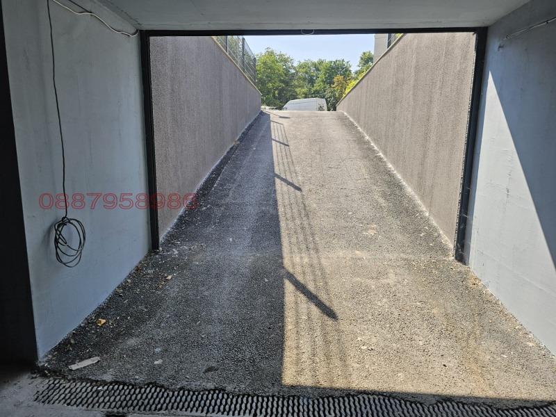 Дава под наем ГАРАЖ, ПАРКОМЯСТО, гр. Пловдив, Западен, снимка 3 - Гаражи и паркоместа - 52781067