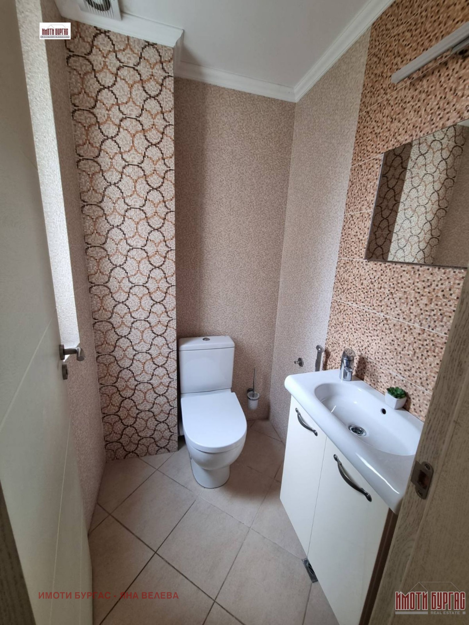 Дава под наем КЪЩА, гр. Бургас, Сарафово, снимка 10 - Къщи - 55275961