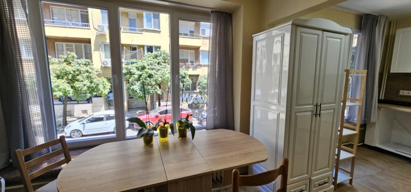 Zu vermieten  1 Schlafzimmer Sofia , Zentar , 60 qm | 49155326 - Bild [4]