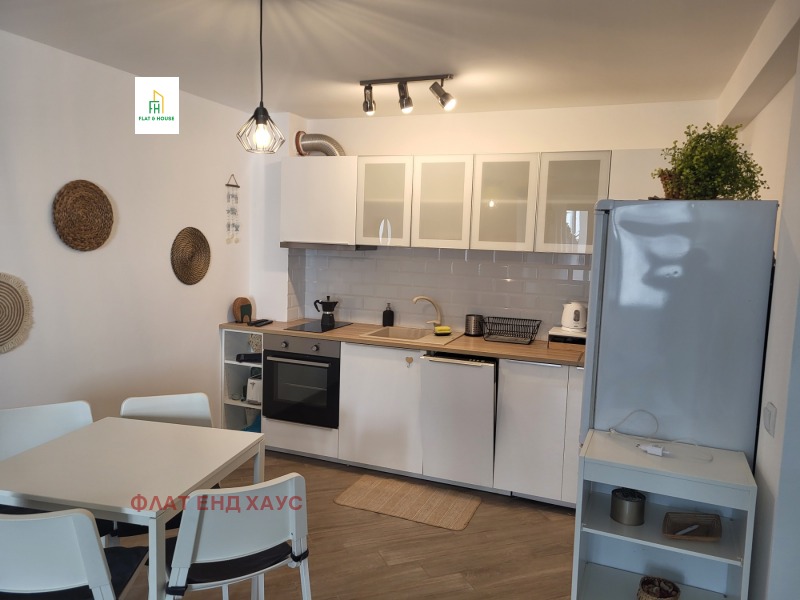 K pronájmu  1 ložnice Varna , Centar , 53 m2 | 43533978 - obraz [3]