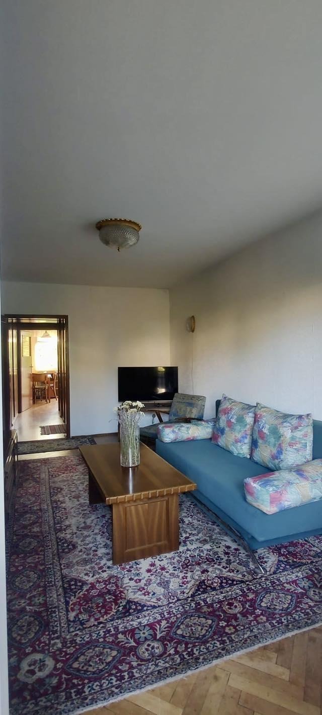 Издаје се  2 спаваће собе Софија , Стрелбиште , 77 м2 | 49972630