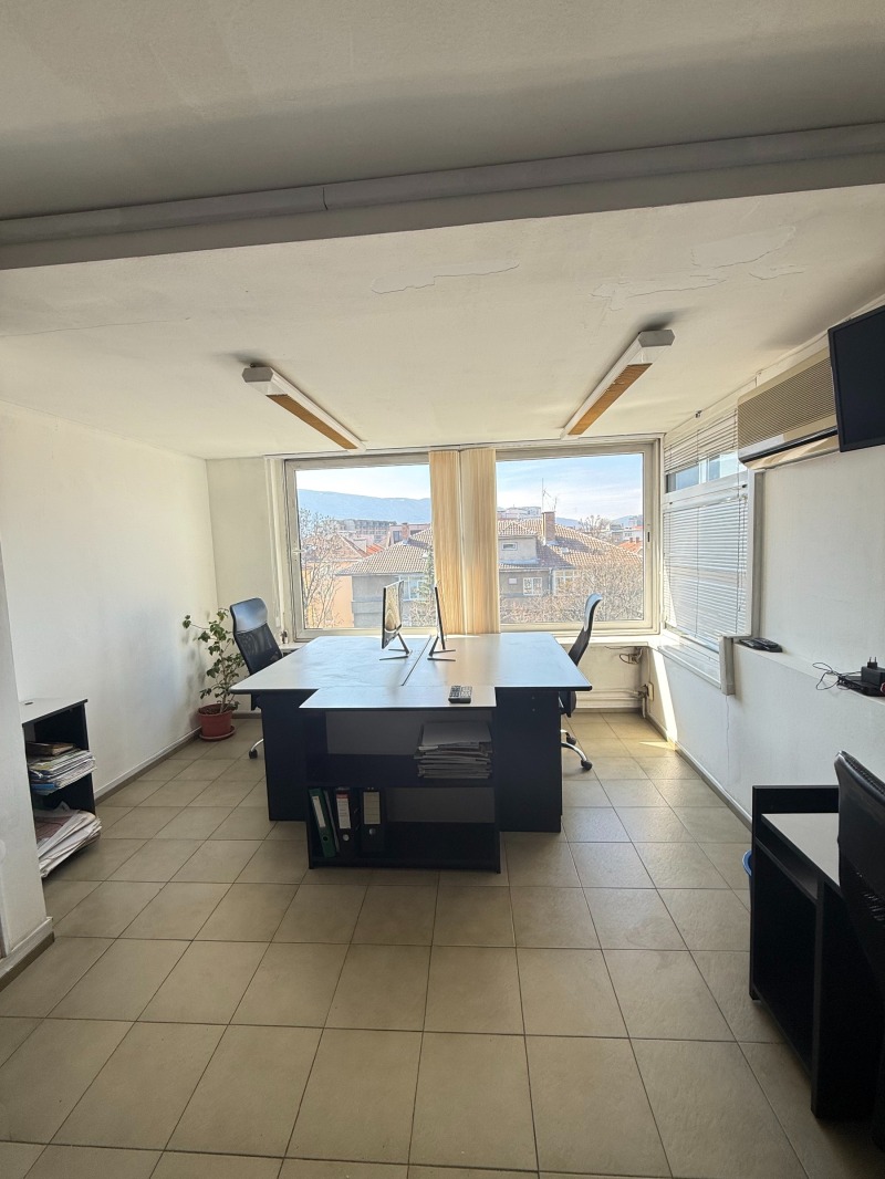 Дава под Наем ОФИС в град София, Център - 73 кв.м / 540 € » 1 056.15 лв., ВИТА НУОВА