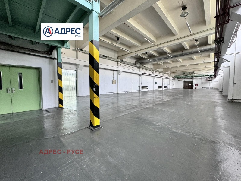 Дава под Наем ПРОМ. ПОМЕЩЕНИЕ в град Русе, Здравец - 3000 кв.м / 6 135 € » 11 999.02 лв., АДРЕС - РУСЕ