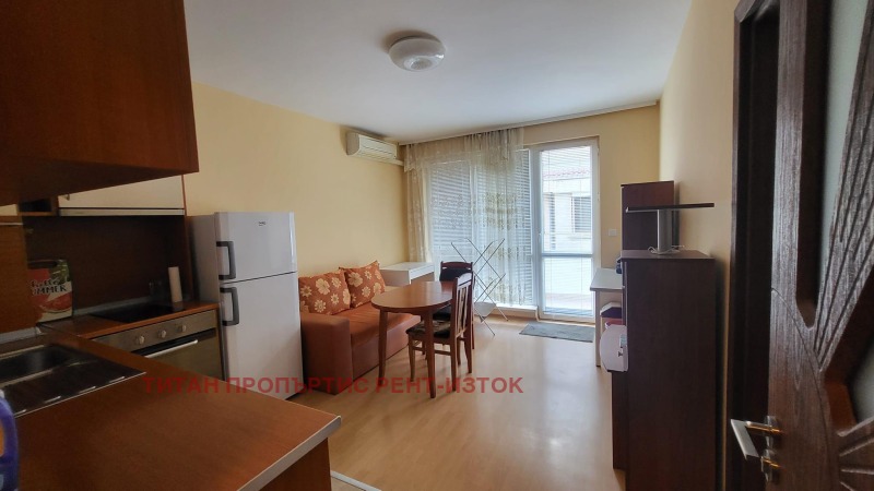 Дава под наем 2-СТАЕН, гр. Бургас, Лазур, снимка 2 - Апартаменти - 52370806