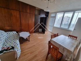 1 chambre Tri tchoutchoura - yug, Stara Zagora 2