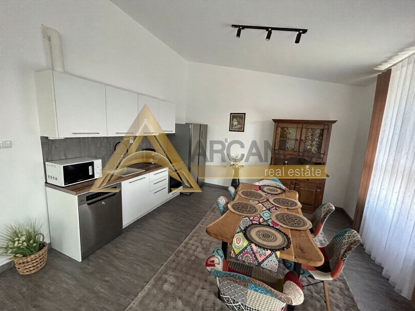 Дава под наем 3-СТАЕН, гр. Варна, Център, снимка 3 - Апартаменти - 53874139