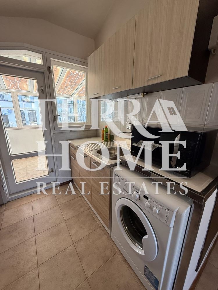 De inchiriat  1 dormitor Varna , Colhozen pazar , 60 mp | 70059622