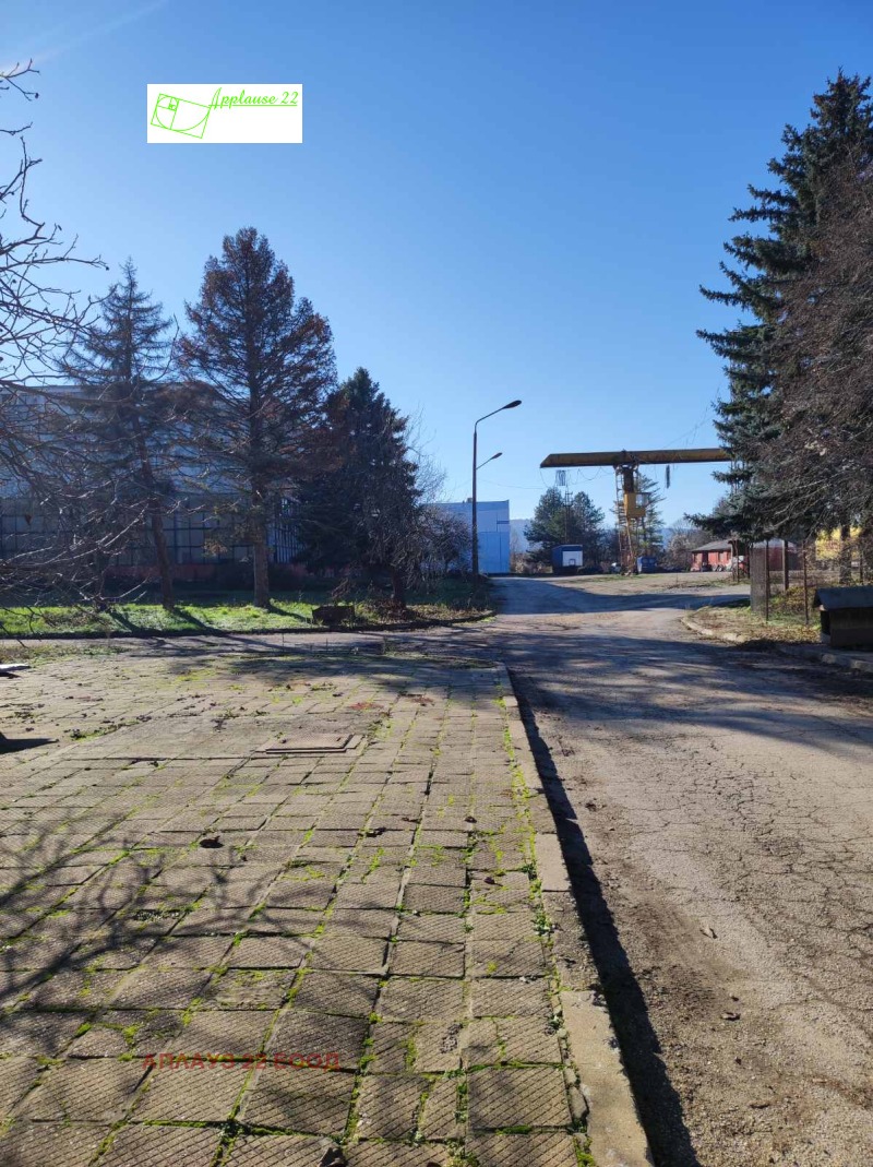 Дава под наем СКЛАД, гр. Червен бряг, област Плевен, снимка 11 - Складове - 53149456