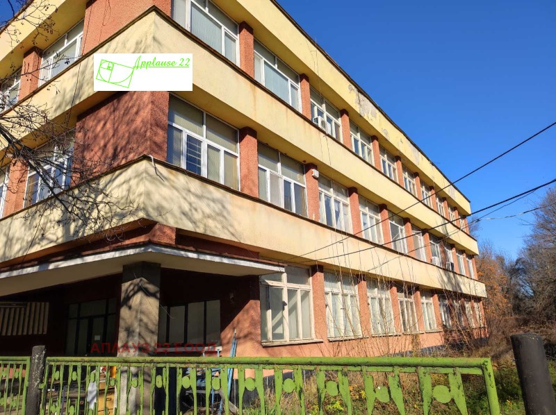 Дава под наем СКЛАД, гр. Червен бряг, област Плевен, снимка 10 - Складове - 53149456