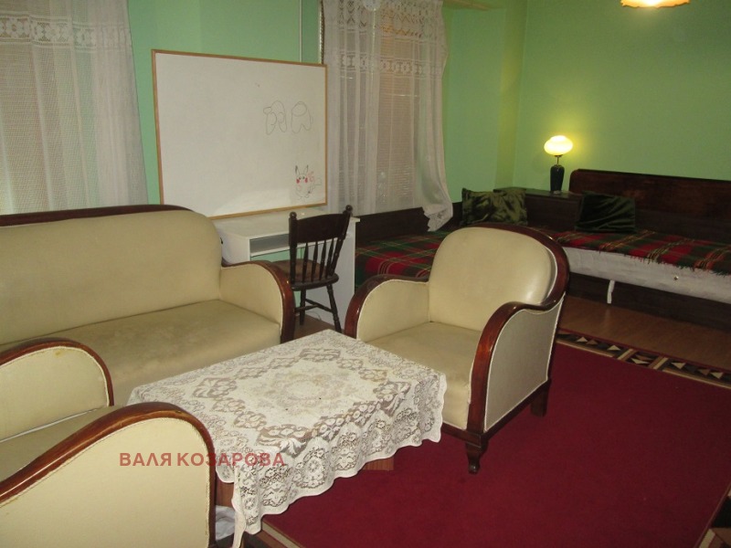 Дава под наем  1-стаен град Плевен , Идеален център , 30 кв.м | 60932869 - изображение [4]