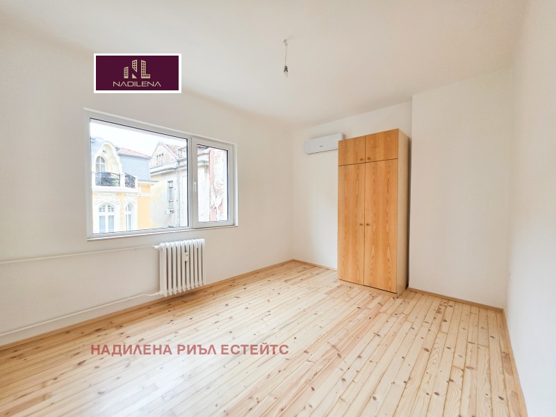 Дава под наем 3-СТАЕН, гр. София, Център, снимка 13 - Апартаменти - 52397208