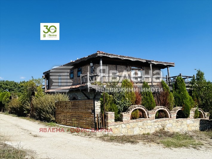 Дава под наем КЪЩА, с. Осеново, област Варна, снимка 2 - Къщи - 56134210