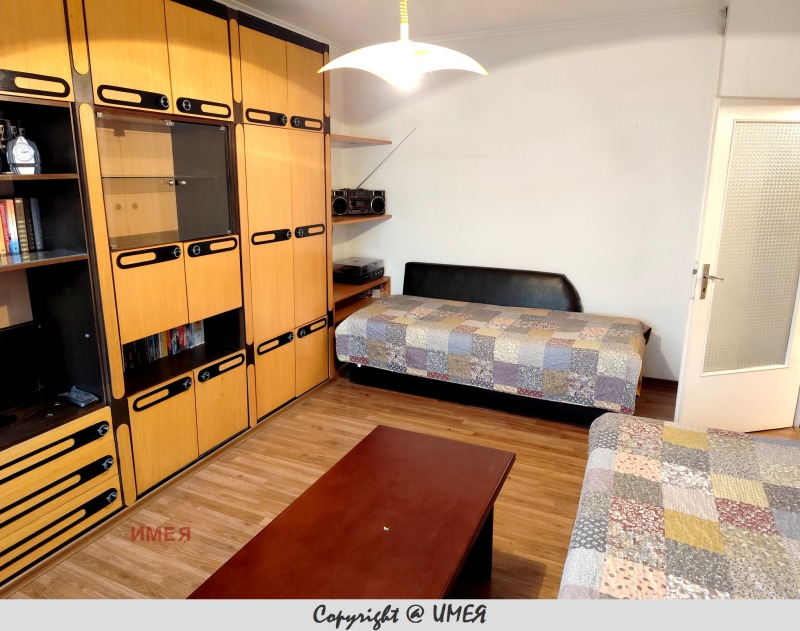 Kiadó  Stúdió Sofia , Ljulin 9 , 43 négyzetméter | 12663772