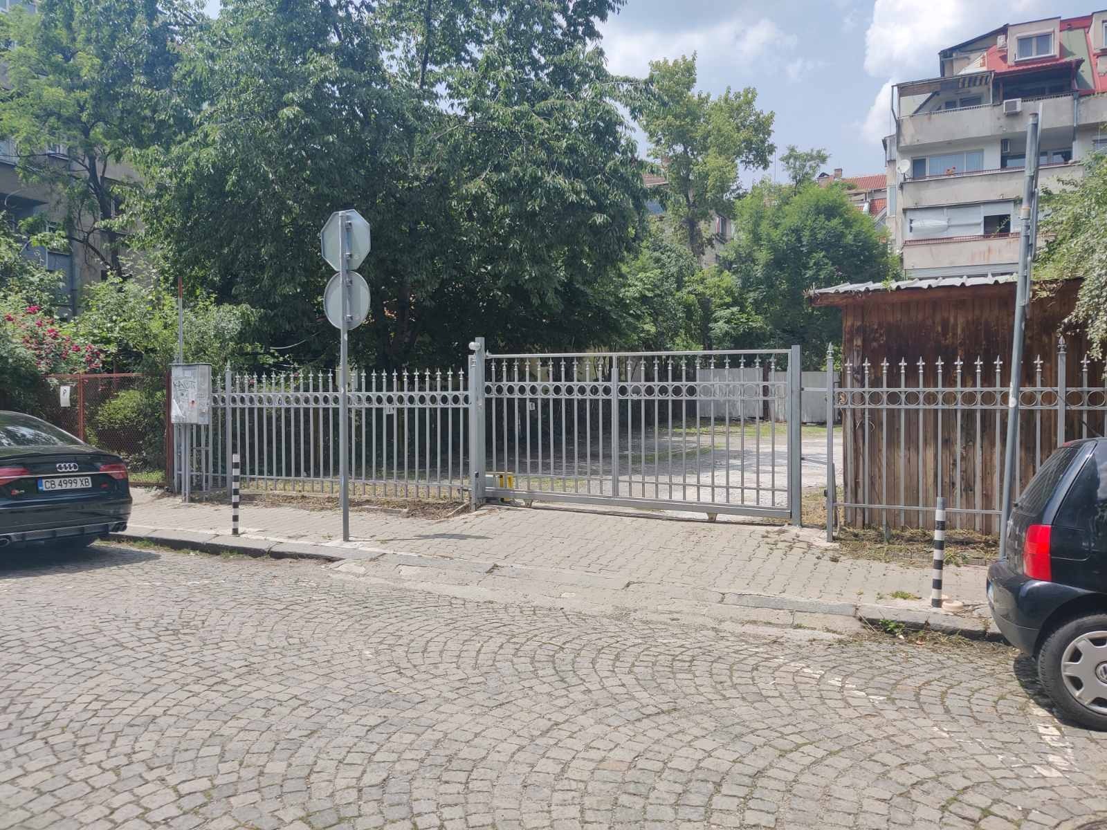 Дава под наем ГАРАЖ, ПАРКОМЯСТО, гр. София, Център, снимка 2 - Гаражи и паркоместа - 55952903
