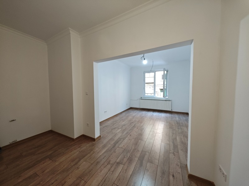 De inchiriat  1 dormitor Sofia , Țentâr , 50 mp | 27870137 - imagine [2]