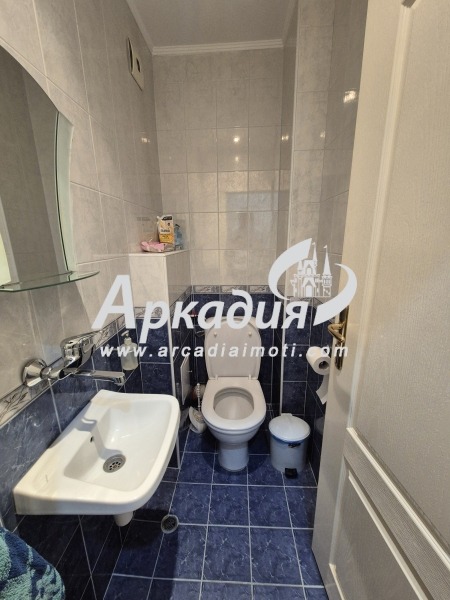 Kiadó  2 hálószobás Plovdiv , Karsijaka , 120 négyzetméter | 54003803 - kép [12]