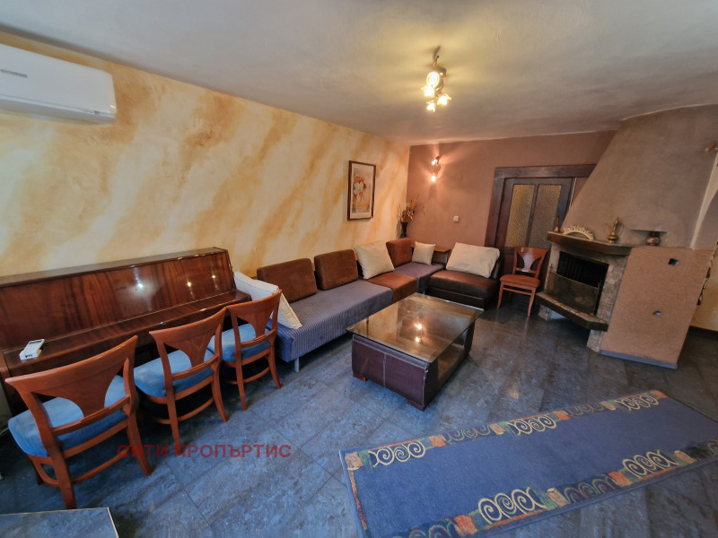 Дава под Наем 3-СТАЕН в град Благоевград, Широк център - 110 кв.м / 450 € » 880.12 лв., СИТИ ПРОПЪРТИС