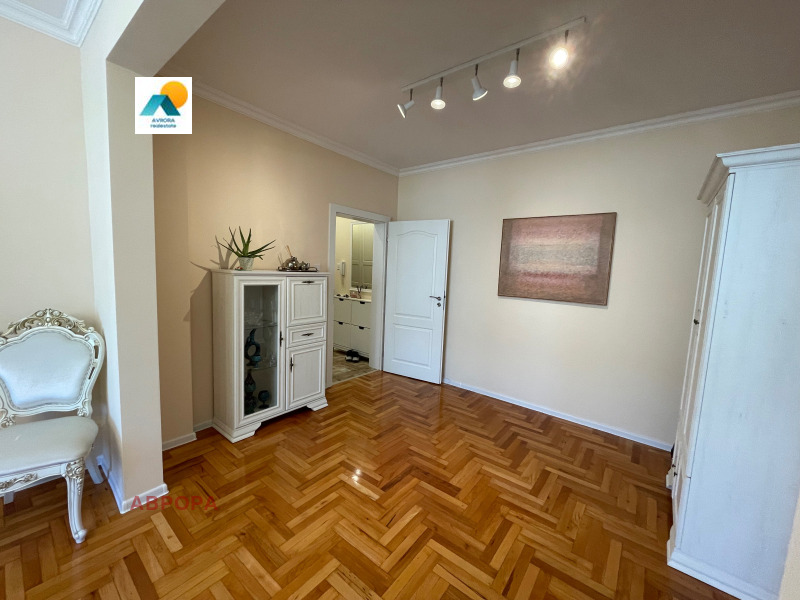 Издаје се  1 спаваћа соба Софија , Центар , 80 м2 | 91938226 - слика [4]