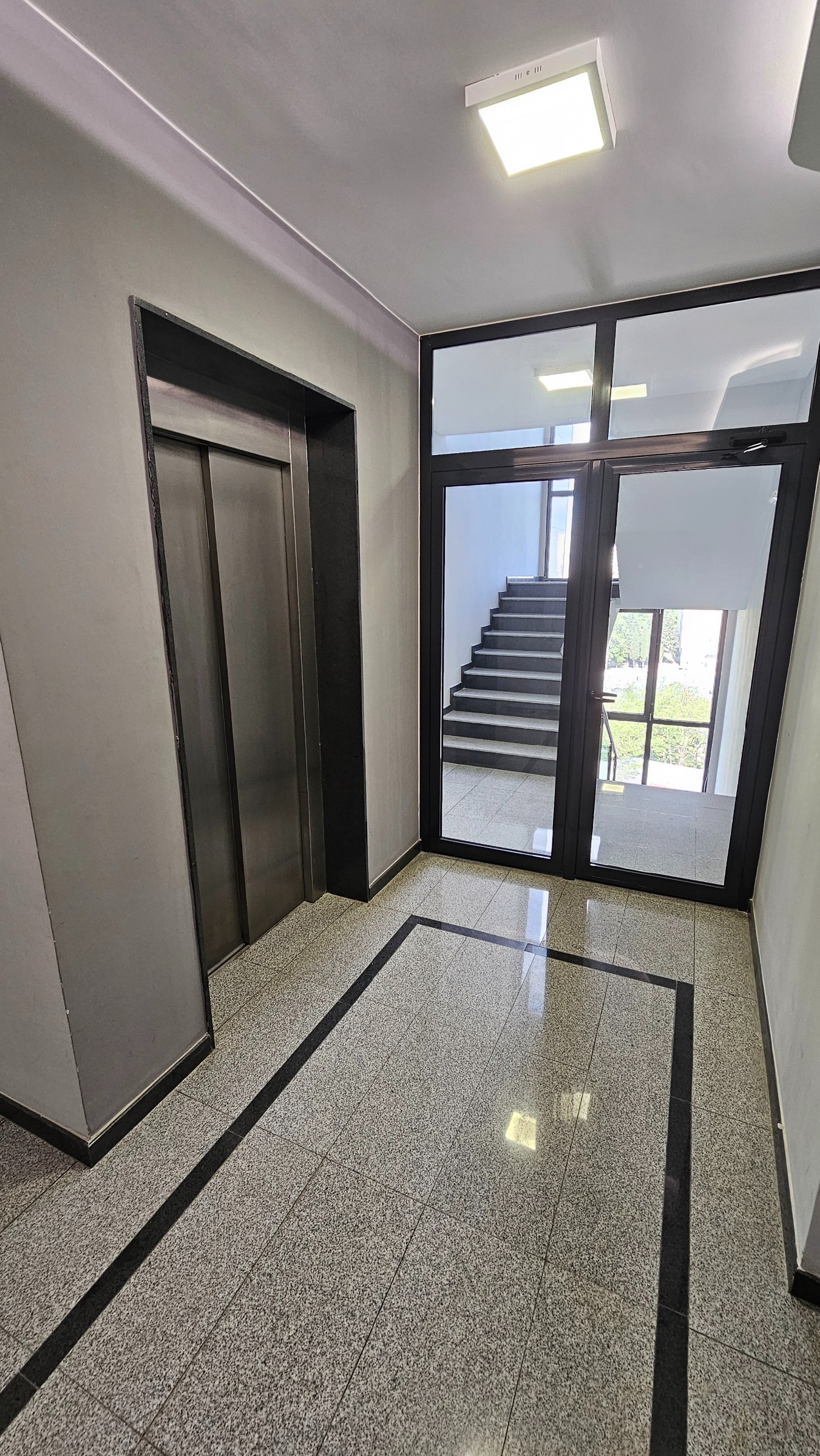 Дава под наем ОФИС, гр. Варна, Левски 2, снимка 3 - Офиси - 54328379