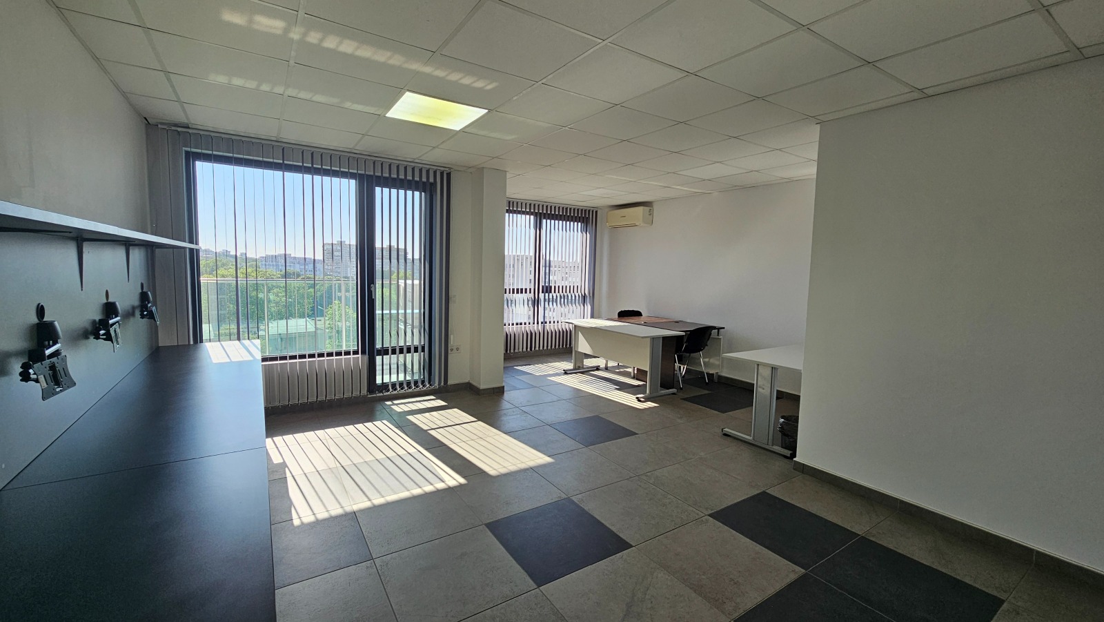 Дава под наем ОФИС, гр. Варна, Левски 2, снимка 8 - Офиси - 54328379