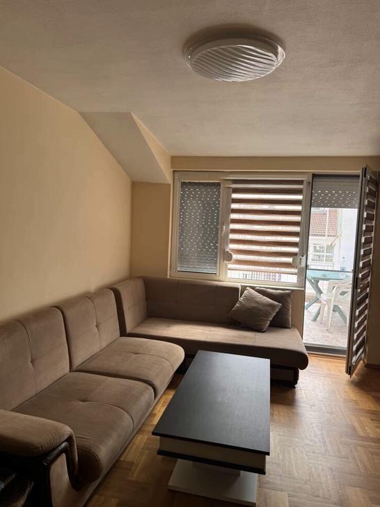 Zu vermieten  1 Schlafzimmer Plowdiw , Mladeschki Halm , 60 qm | 78995497