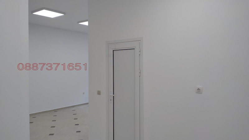 Дава под наем МАГАЗИН, гр. Варна, Лятно кино Тракия, снимка 9 - Магазини - 53059449