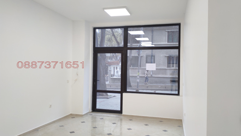 Дава под наем МАГАЗИН, гр. Варна, Лятно кино Тракия, снимка 5 - Магазини - 53059449