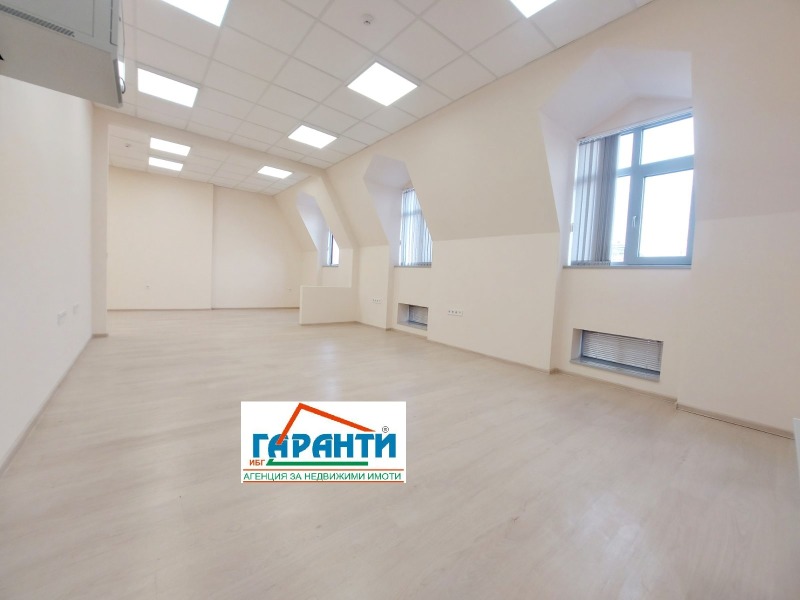 Kiadó  Hivatal Plovdiv , Centar , 86 négyzetméter | 24633237