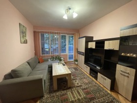 1 chambre Svoboda, Sofia 1