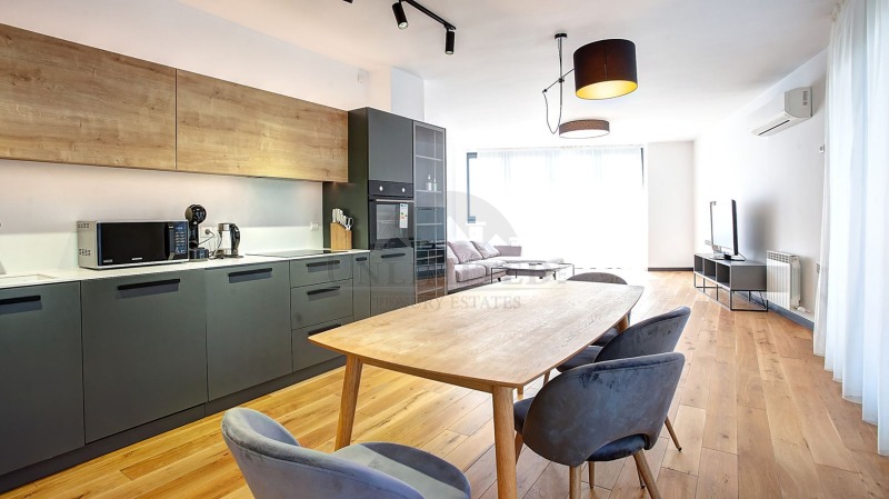 Zu vermieten  3 Schlafzimmer Sofia , Izgrew , 168 qm | 39549474 - Bild [2]