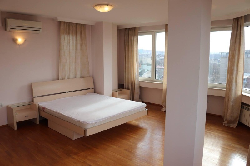 De inchiriat  Maisonette Sofia , Țentâr , 146 mp | 89457005