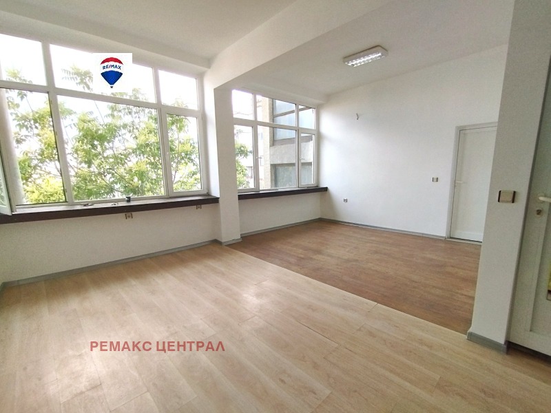 Kiadó  Hivatal Stara Zagora , Centar , 35 négyzetméter | 74154629 - kép [2]