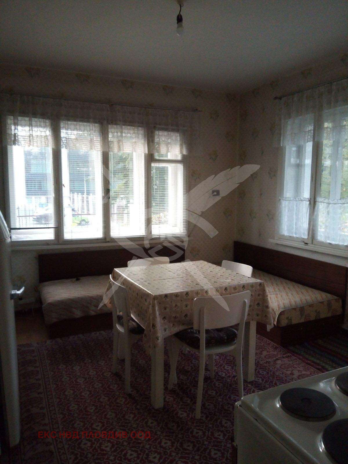 Дава под наем ЕТАЖ ОТ КЪЩА, гр. Пловдив, Кършияка, снимка 2 - Етаж от къща - 54210184