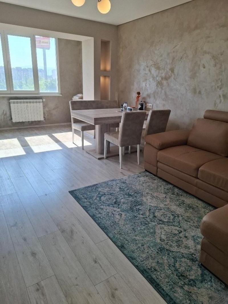 Zu vermieten  1 Schlafzimmer Sofia , Mladost 2 , 66 qm | 21124465 - Bild [2]