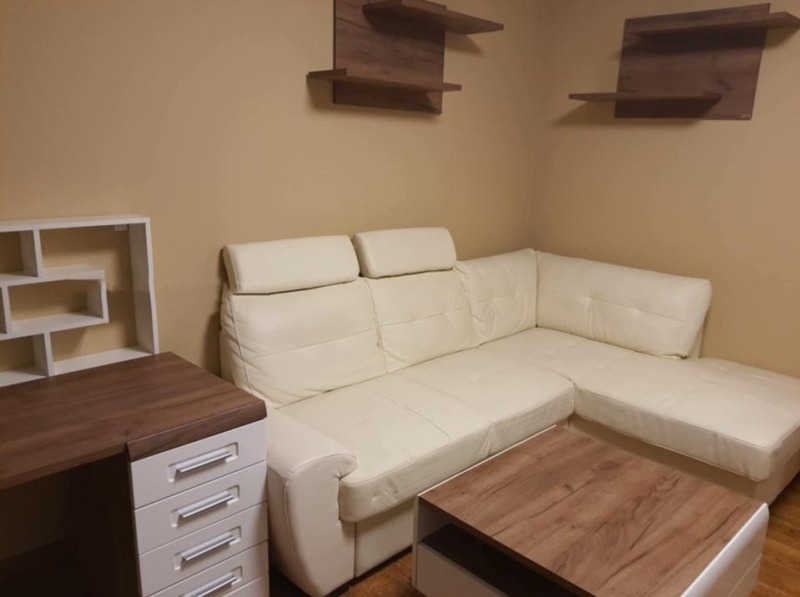 Издаје се  2 спаваће собе Софија , Центар , 86 м2 | 80745469