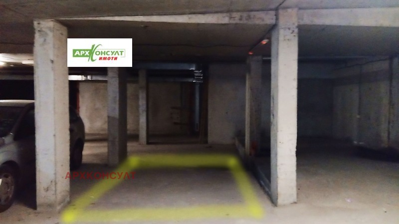 Kiadó  Parkolóhely Sofia , Banisora , 18 négyzetméter | 60279631