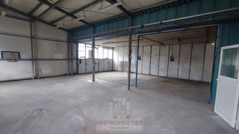 En renta  Edificio industrial Plovdiv , Komatevsko shose , 750 metros cuadrados | 98816243 - imagen [2]