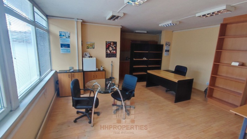 En renta  Edificio industrial Plovdiv , Komatevsko shose , 750 metros cuadrados | 98816243 - imagen [5]