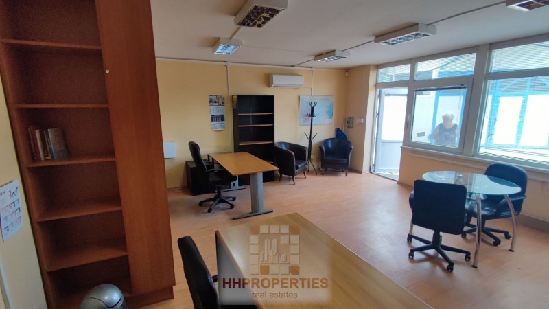 En renta  Edificio industrial Plovdiv , Komatevsko shose , 750 metros cuadrados | 98816243 - imagen [4]